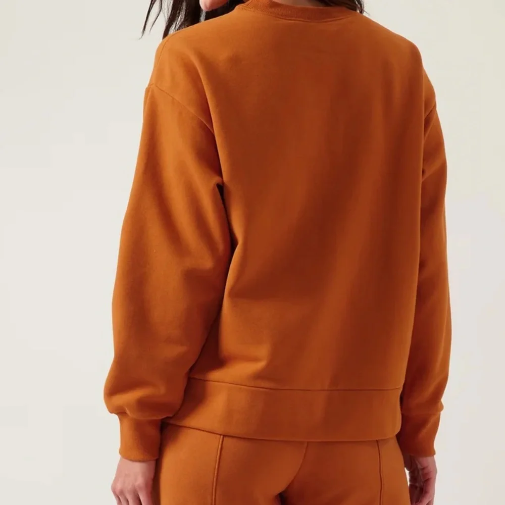 ATHLETA RETROPLUSH CREWNECK SWEATSHIRT IN FOLIAGE ORANGE SIZE LARGE - Picture 4 of 6